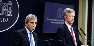 Caputo suelta $5,2 billones para bajar la tasa