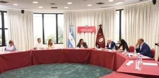 Saenz convocó a legisladores por la reforma laboral y recursos