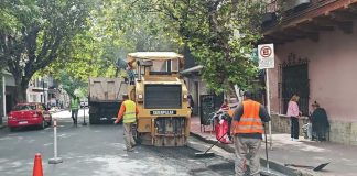 Repavimentan calles claves del centro.