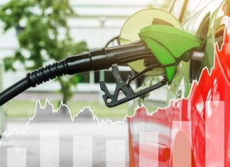 Trump desesperado para frenar la escalada de los precios del petróleo