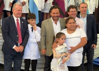 Sáenz inició la distribución de kits y manuales escolares en toda la provincia
